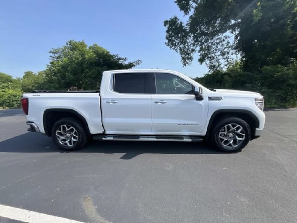 Used 2022 GMC Sierra 1500 SLT Truck Crew Cab