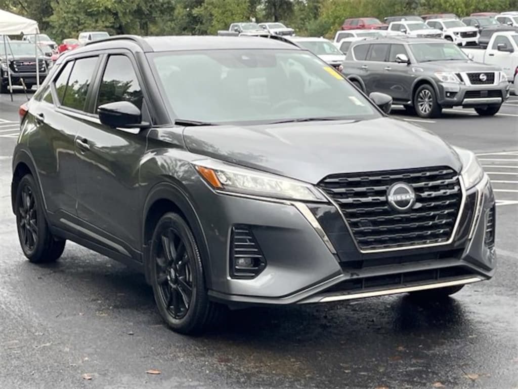 Used 2023 Nissan Kicks SR SUV