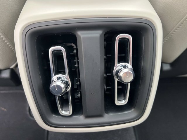 2023 Volvo XC40 Ultimate - Photo 15