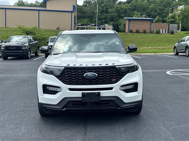 2022 Ford Explorer ST photo 2