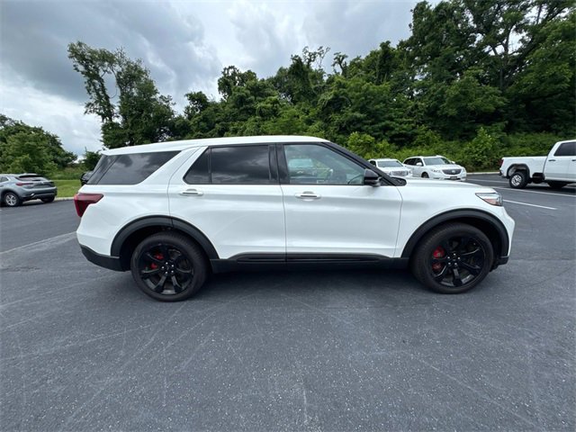 2022 Ford Explorer ST photo 4
