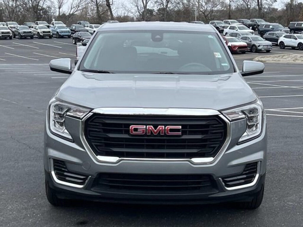 Used 2024 GMC Terrain SLE SUV