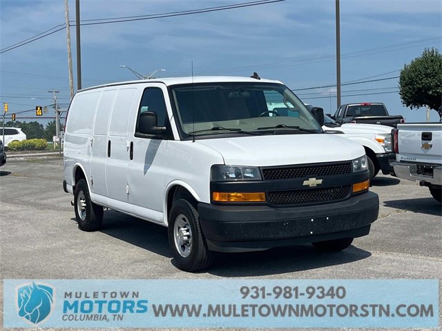 2022 Chevrolet Express 2500 photo 3