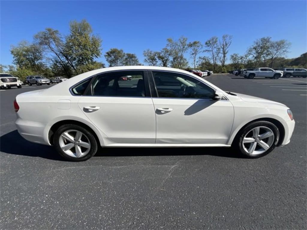Used 2013 Volkswagen Passat 2.5L SE w/PZEV Sedan