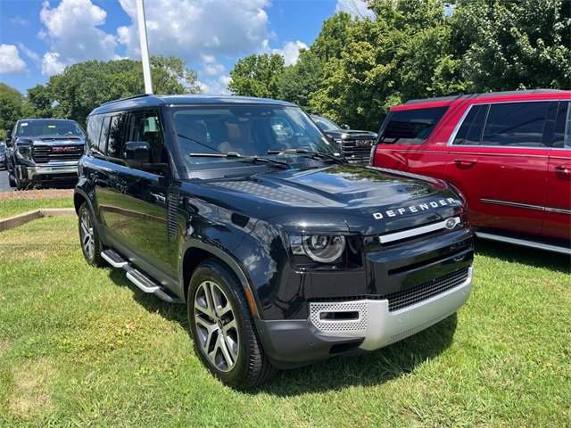 2024 Land Rover Defender 110 S photo 3