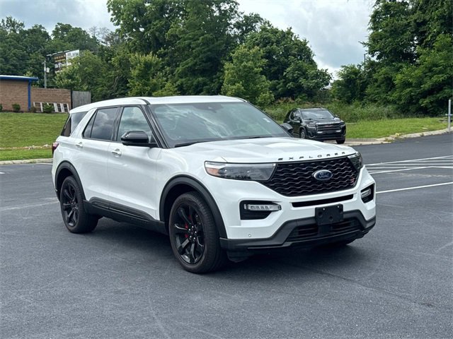2022 Ford Explorer ST photo 3