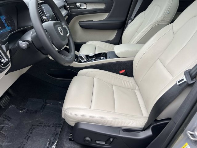 2023 Volvo XC40 Ultimate - Photo 12