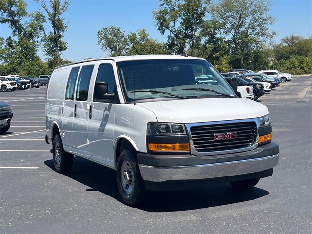 2022 Gmc Savana 2500 Cargo photo 2