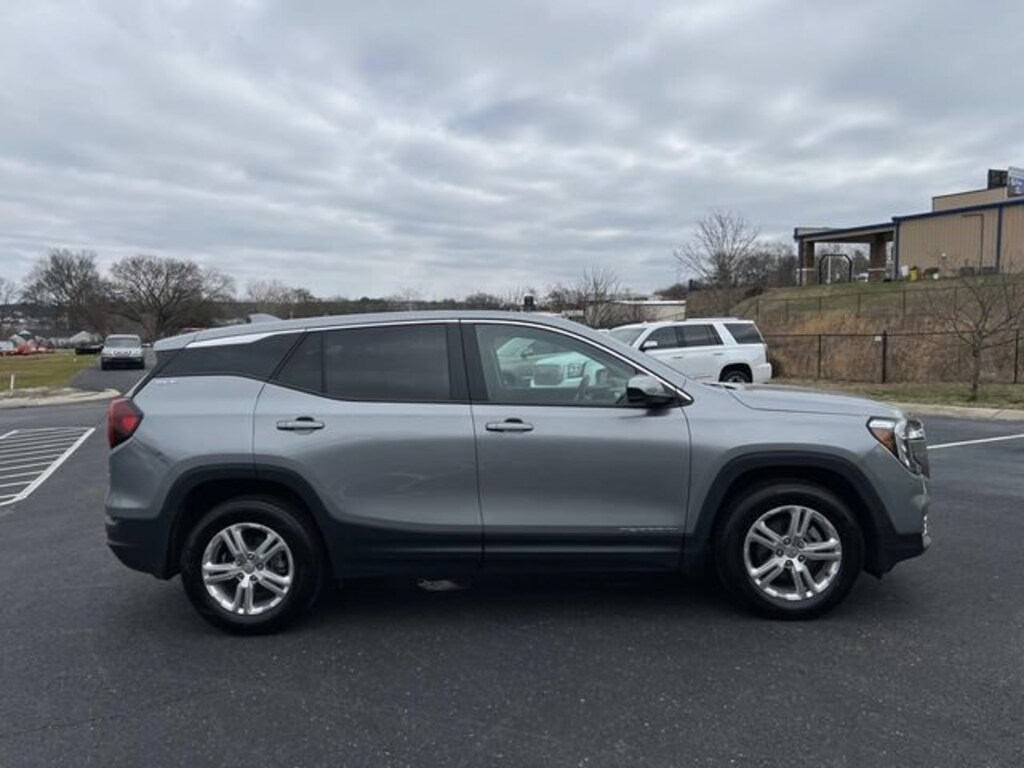 Used 2024 GMC Terrain SLE SUV