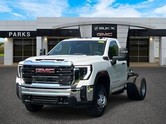 2026 GMC Sierra 3500 HD Chassis Cab Pro Truck