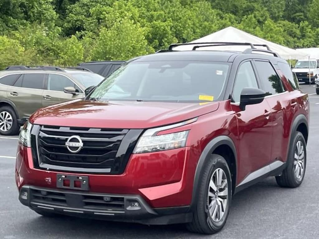 Used 2023 Nissan Pathfinder SL SUV