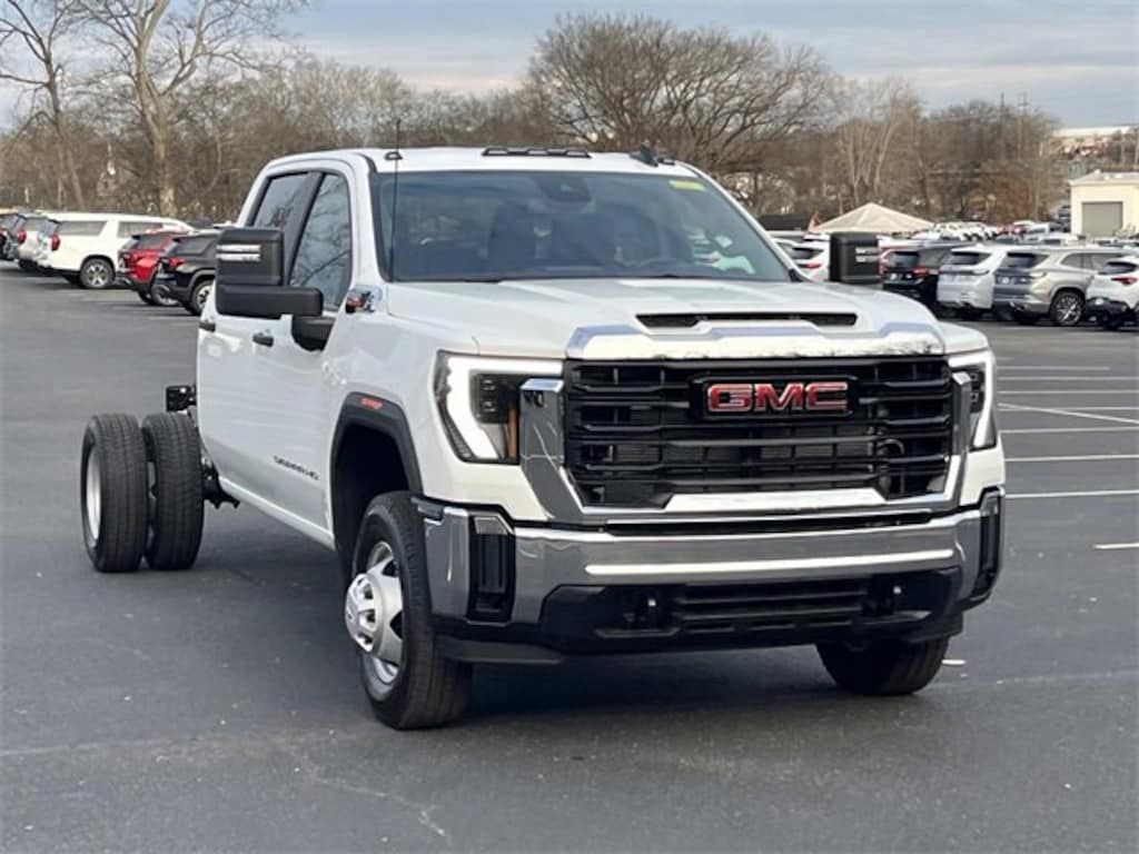 New 2026 GMC Sierra 3500 HD Chassis Cab Pro Truck Crew Cab