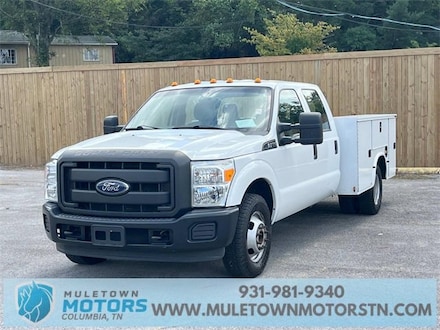 2015 Ford F-350 Chassis Truck Crew Cab