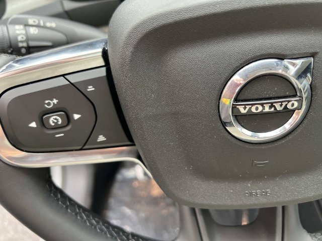 2023 Volvo XC40 Ultimate - Photo 17