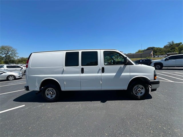 2022 Gmc Savana 2500 Cargo photo 3