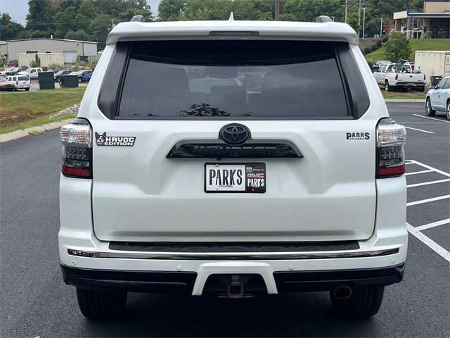 2019 Toyota 4Runner SR5 photo 4