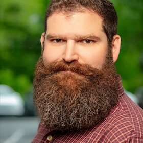 Staff member Tom from ID_cfb09aea24b0