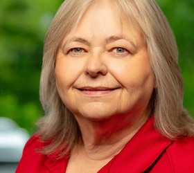 Staff member Darla Horn from ID_801d555e7498