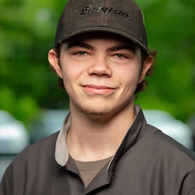 Staff member Tom from ID_cfb09aea24b0