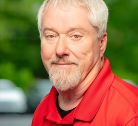 Staff member Steve McCarthy from ID_1e5d12920142