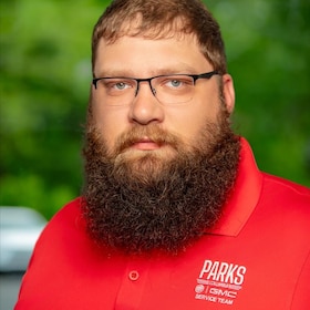 Staff member Tom from ID_cfb09aea24b0
