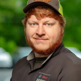 Staff member Tom from ID_cfb09aea24b0