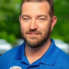 Staff member Robert Rogers from ID_34fcdb05e309