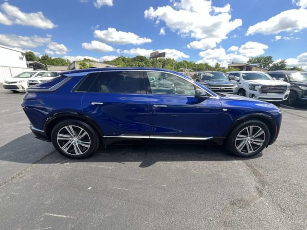 Used 2024 CADILLAC LYRIQ Luxury SUV