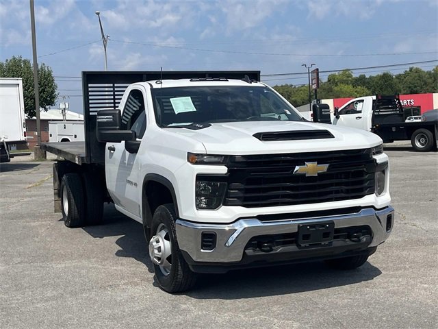 2024 Chevrolet Silverado 3500HD Work Truck photo 2