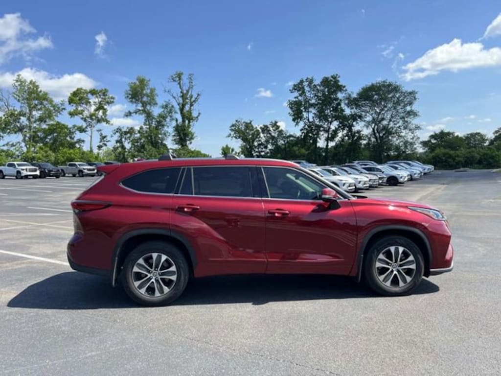Used 2020 Toyota Highlander XLE SUV