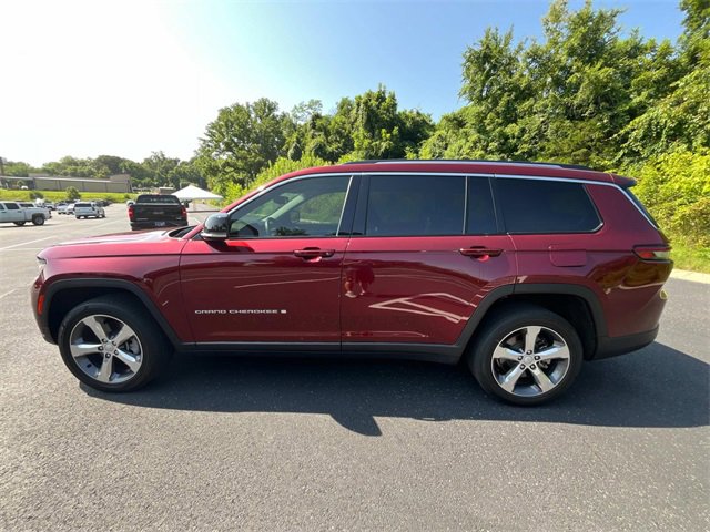 2021 Jeep Grand Cherokee L photo 2