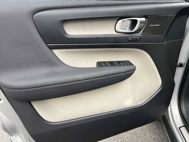 2023 Volvo XC40 Ultimate - Photo 16
