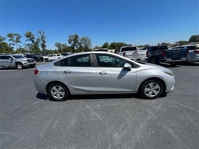 2016 Chevrolet Cruze L photo 4