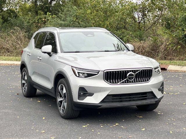 2023 Volvo XC40 Ultimate - Photo 3