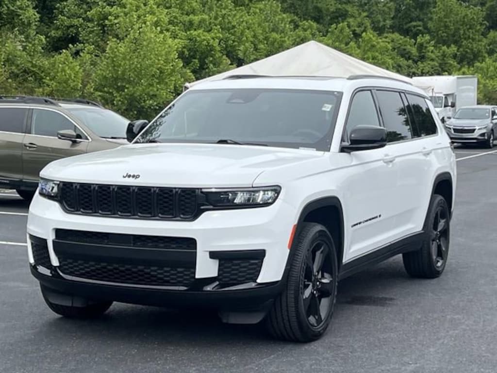 Used 2023 Jeep Grand Cherokee L Laredo SUV