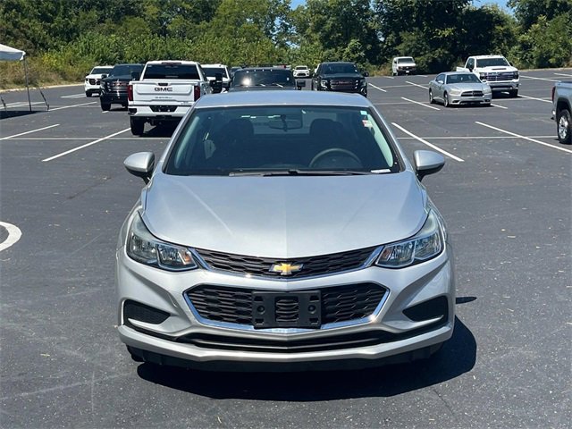 2016 Chevrolet Cruze L photo 2