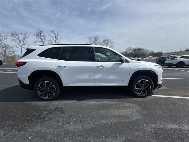 2025 Buick Enclave Sport Touring photo 4
