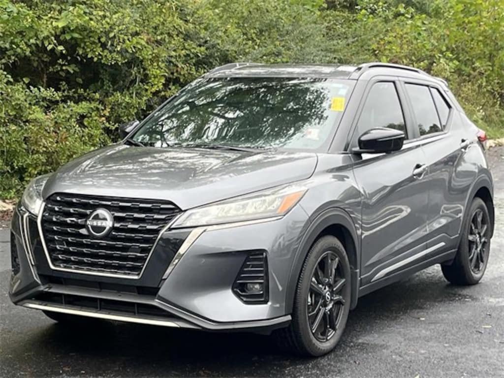 Used 2023 Nissan Kicks SR SUV
