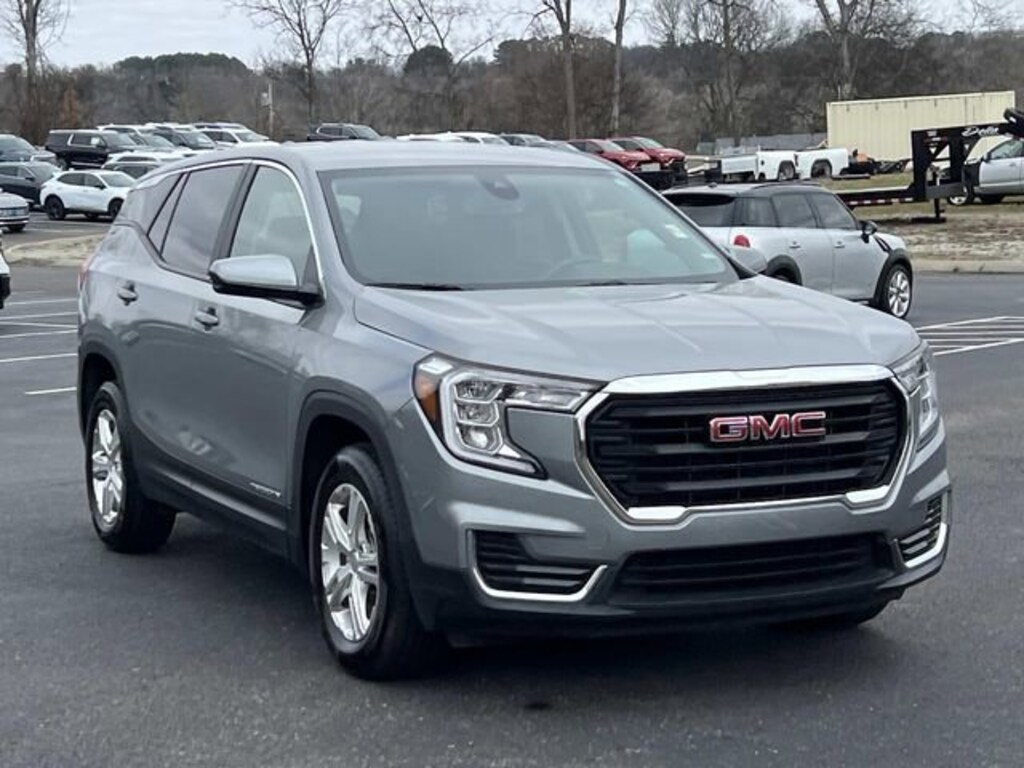 Used 2024 GMC Terrain SLE SUV