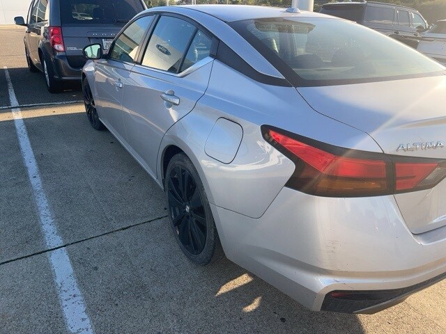 2019 Nissan Altima 2.5 SR photo 3