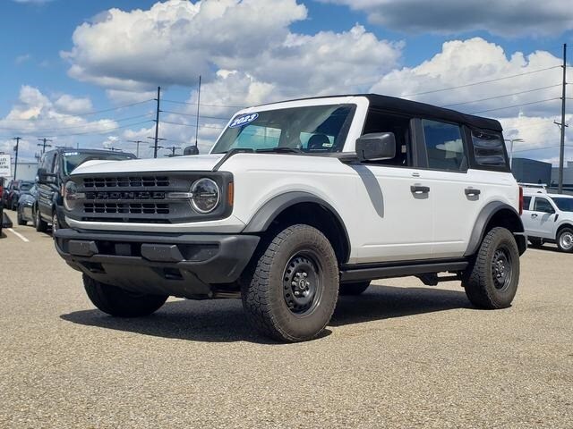 2023 Ford Bronco Base photo 3
