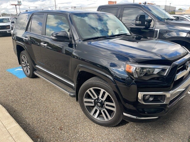 2023 Toyota 4Runner Limited photo 3