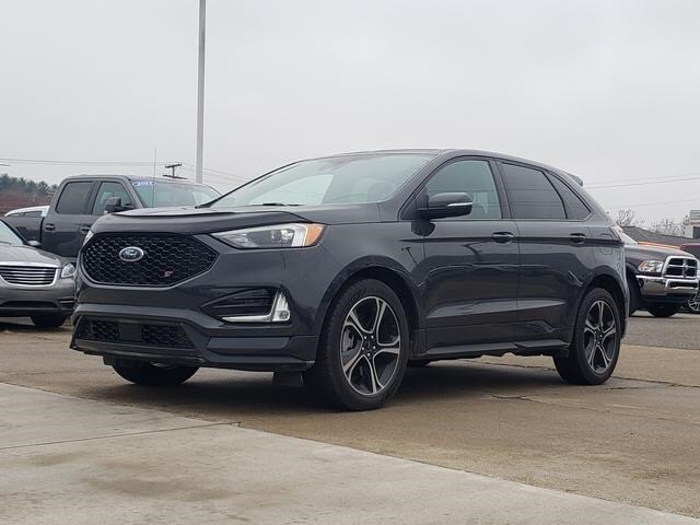 2021 Ford Edge ST photo 3