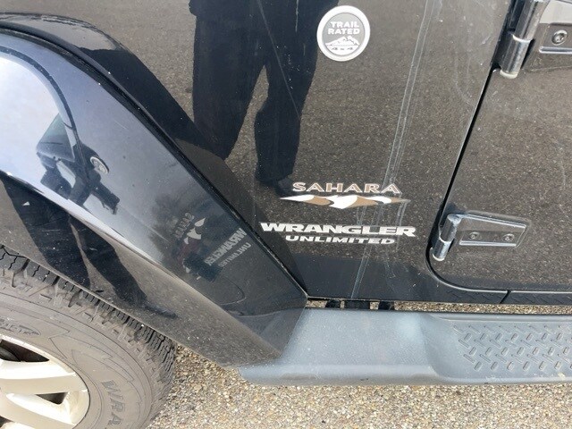 2016 Jeep Wrangler Unlimited Sahara photo 3