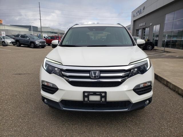 2018 Honda Pilot Touring photo 2