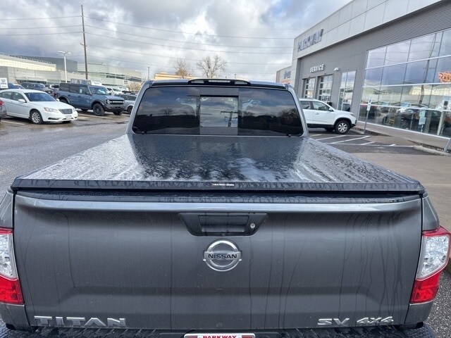 2018 Nissan Titan SV photo 3