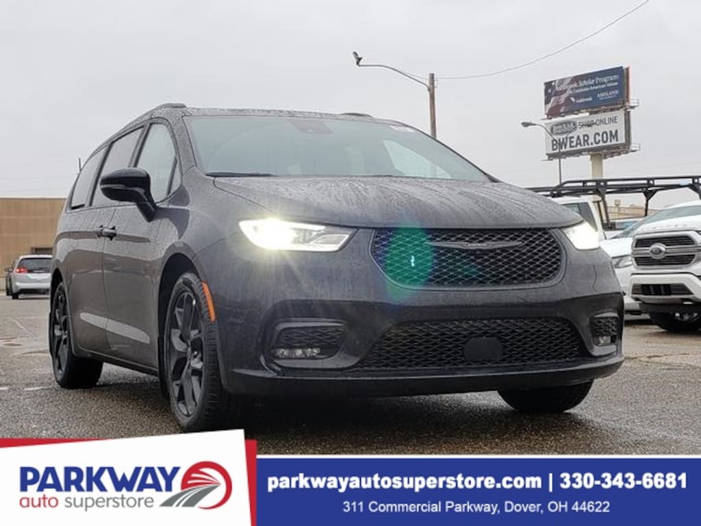 New 2026 Chrysler Pacifica Limited Passenger Van