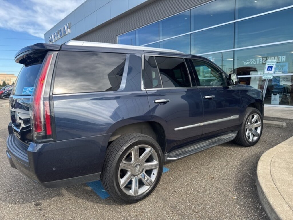 Used 2019 Cadillac Escalade Luxury SUV