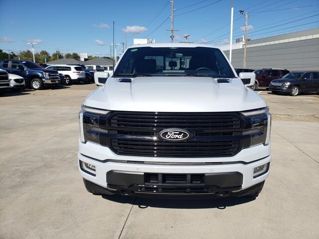 2025 Ford F-150 Platinum photo 2