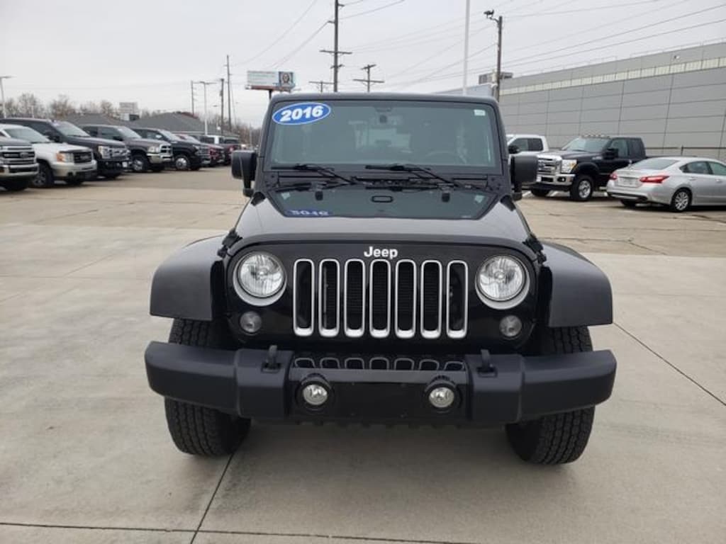 Used 2016 Jeep Wrangler Unlimited Sahara SUV